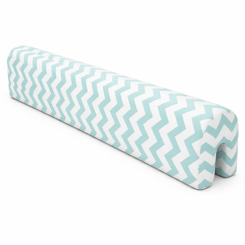 LEANBE Bettkantenschutz 70x20x14 cm + Bettschlange 150x15 cm – Türkis-Weiß Chevron