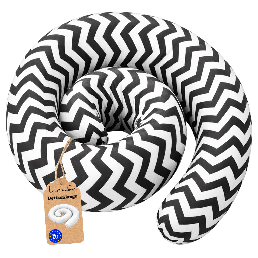 LEANBE Bettschlange Stillkissen – Vielseitiges Seitenschläferkissen 150 cm - Weiss/Schwarz Chevron